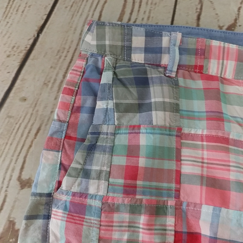 L.L. Bean Favorite Fit Plaid Shorts Size 10 - Picture 4 of 8